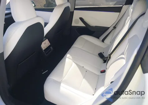 2025 Tesla Model 3 Long Range All-Wheel Drive z USA, uszkodzony, nr VIN 5YJ3E1EB5SF888425